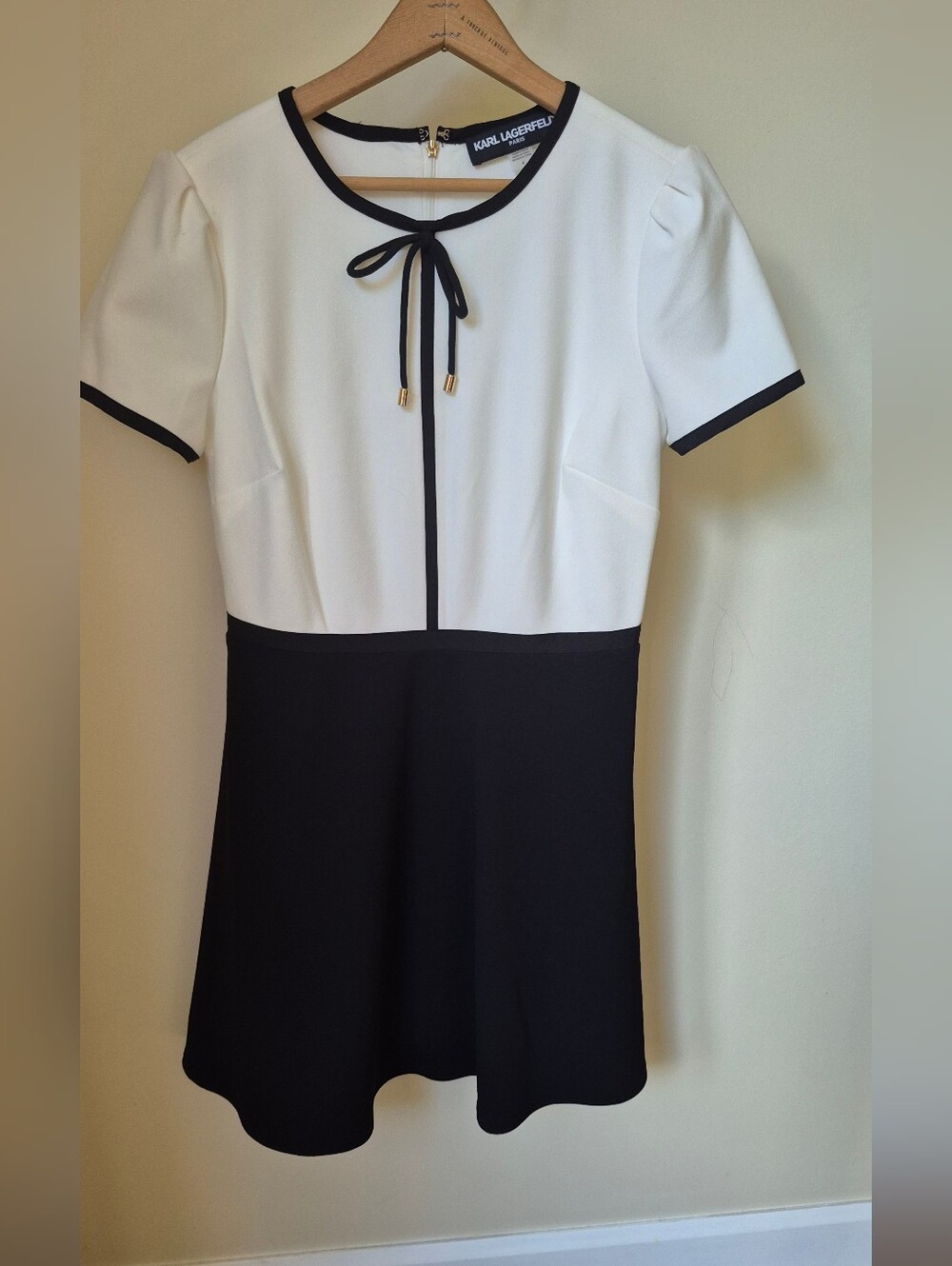 Karl Lagerfeld Paris Black White Colorblock Tie Neck Fit and Flare Coquette Sz 4